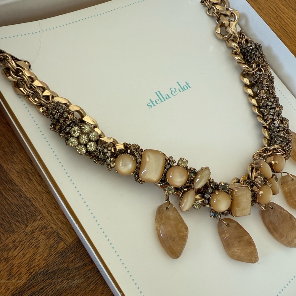 Stella & Dot Gold and Cream Necklace - Picture 5 of 6